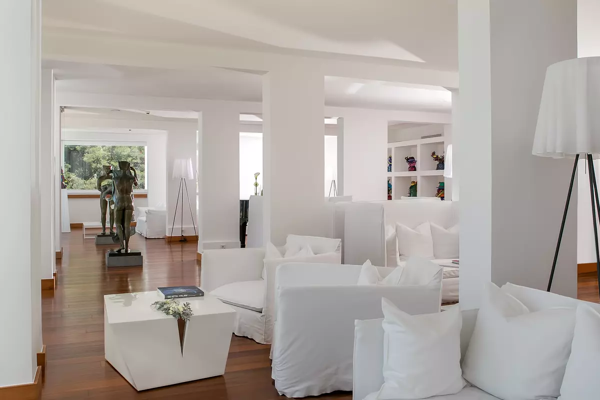 uploadimage/Ghost_armchair_gervasoni_conte_living_italian_furniture4_1.png