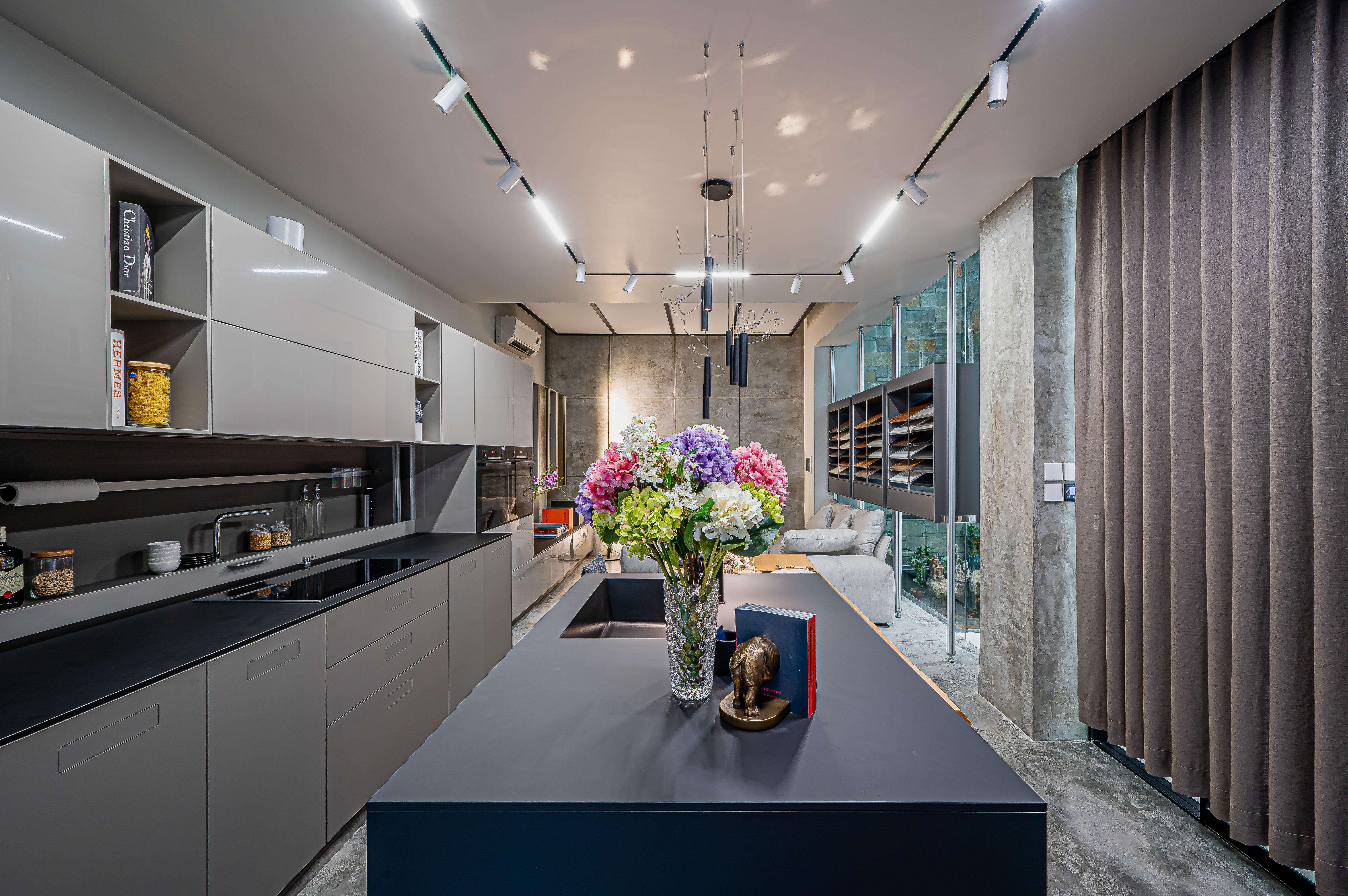 /static/uploads/Conte.vn-Showroom-13.jpg